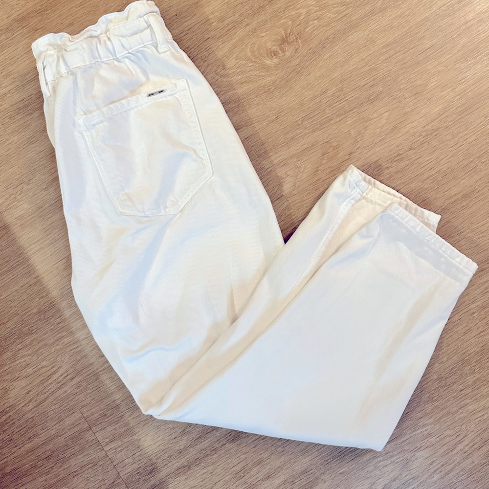 White Zara high-wasted baggy jeans